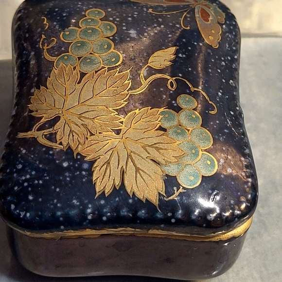 Small Blue Trinket Box with Lid - Picture 7 of 13
